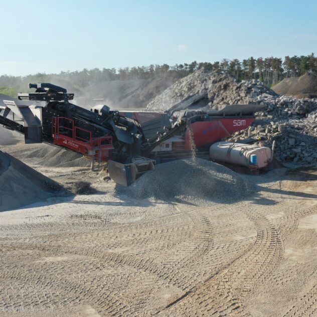 Król kruszarek SBM REMAX 600 – autonomia i&nbsp;oszczędność Diesel-Electic 600T/H!